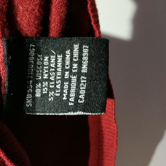 Le Chateau Dark Red round neck quarter sleeve Top size M - Picture 5 of 5